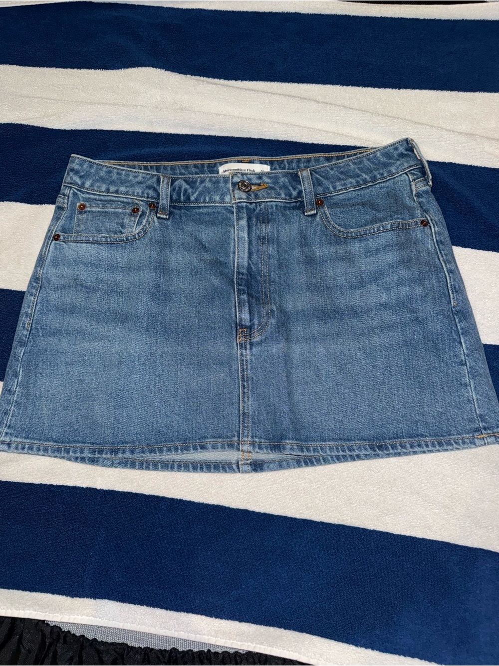 Abercrombie Curve Love Mid Rise Denim Skirt